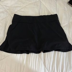 Black lululemon skirt